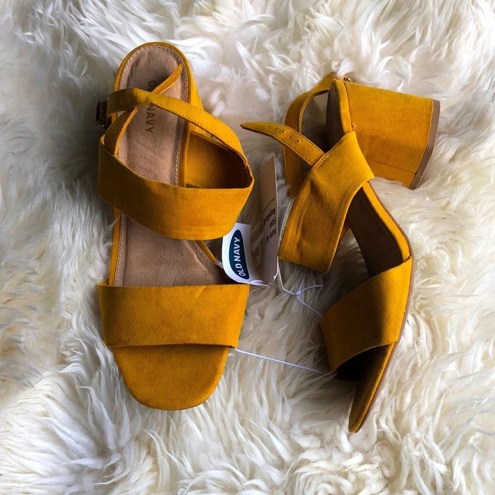 NWT Gold Strapy Block High Heels - Picture 3 of 6